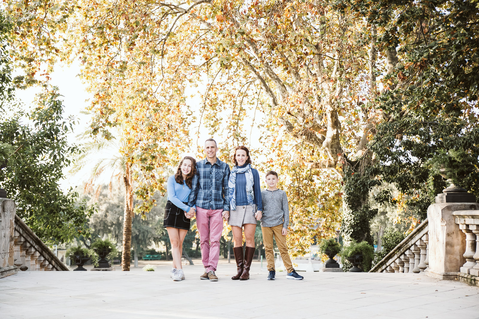 Family photo session in Ciutadella Park and El Borne district